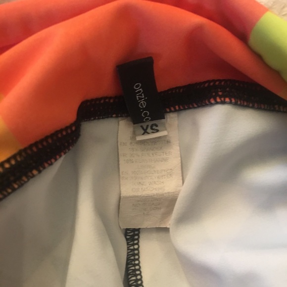 ONZIE Abstract Triangle Pattern Multi Leggings - Picture 9 of 16